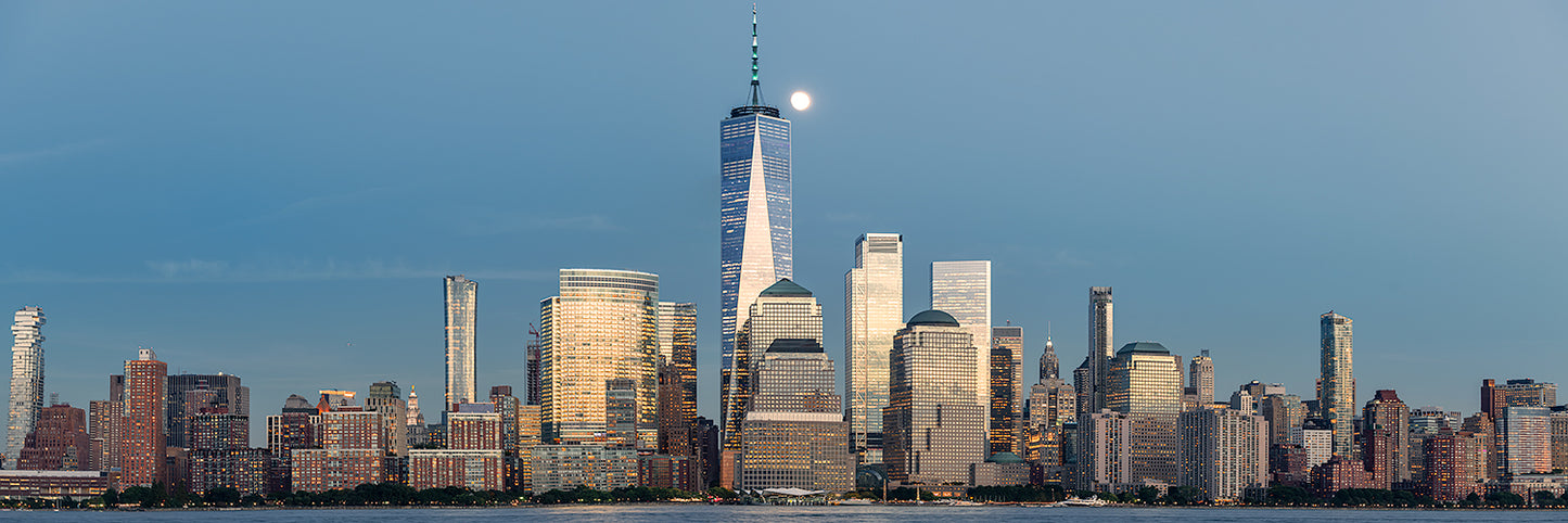Cityscape of Lower Manhattan from New Jersey shoreline